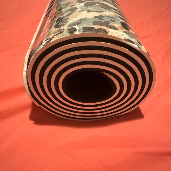 NEW JOHNNY WAS Calme Yoga Mat & Carrying Bag Set - Picture 6 of 8
